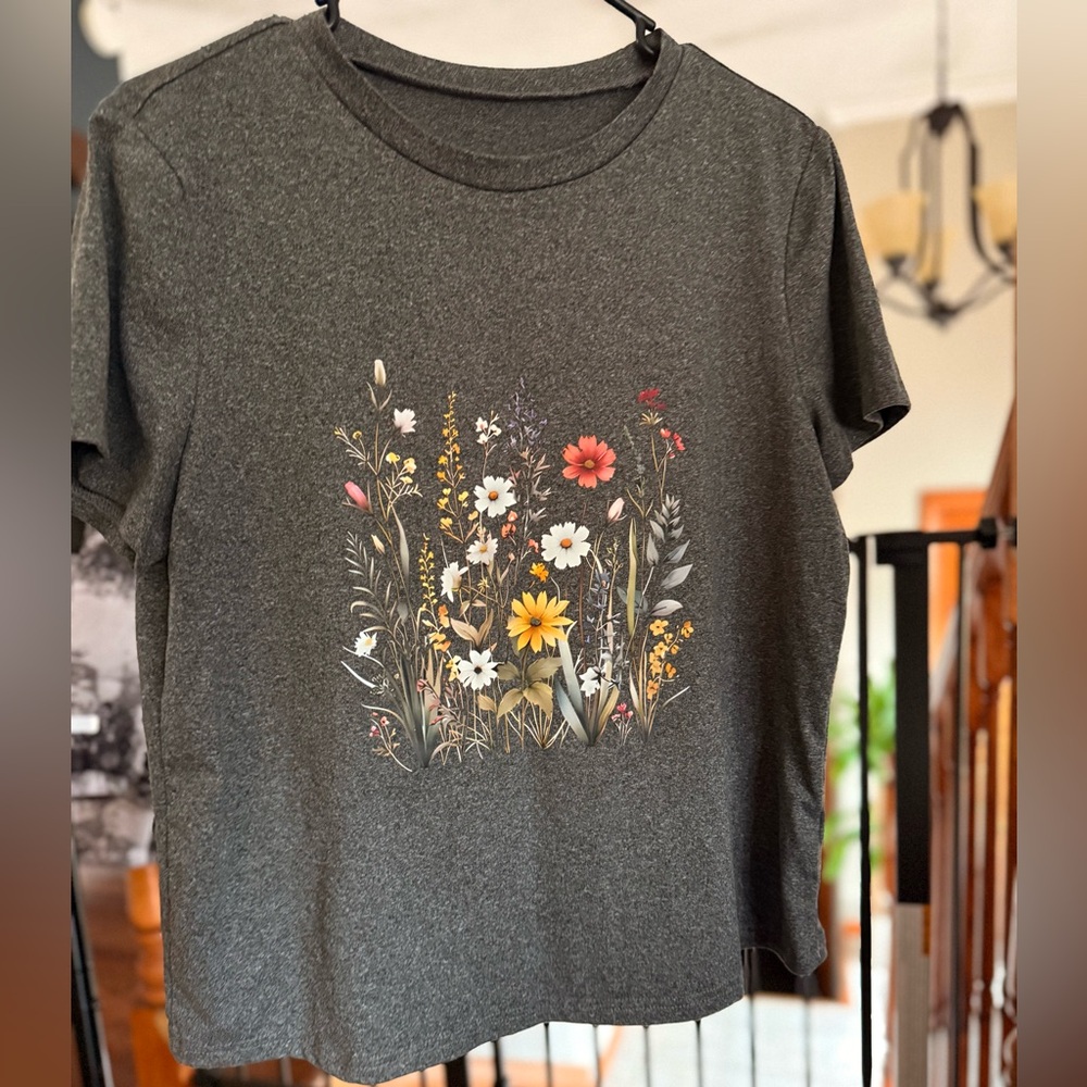 Floral Graphic Women's Top